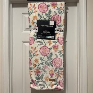 New LUCKY BRAND Printed Plush Throw Blanket - Cream/Pink/Orange - 50"x70"